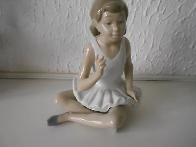 Buy  Nao By Lladro Sitting Cross Legged Attentive Ballerina Vintage 1992 • 64.99£