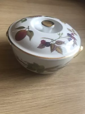 Buy Royal Worcester Porcelain Soup Bowl With Lid.  Gilt Trimmed. Vintage - 1961.  • 10£