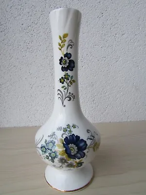 Buy Royal Tara Bud Vase, Fine Bone China Made In Galway Ireland. • 9.95£