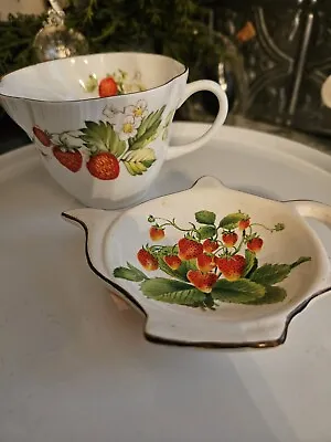 Buy Vintage Queens - Virginia Strawberry Teacup And Teabag Holder • 21.81£