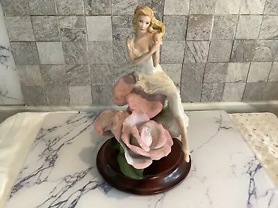 Buy Porcelain Figurine Franklin Mint  Lady Rose • 38£
