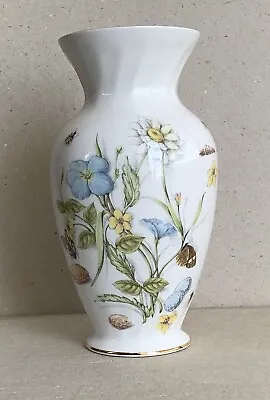 Buy Aynsley Nature’s Delights Vase 16cm Tall - Fine Bone China - Handmade In England • 5£