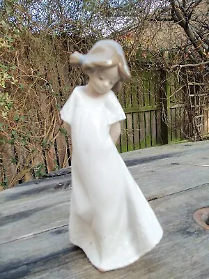 Buy Nao/Lladro Figurine -  So Shy  - 1109 - Beautiful • 16.99£