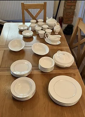Buy 55pc Wedgewood Signet Platinum Dinner Set 8 Place Settings. Excellent Condition. • 550£