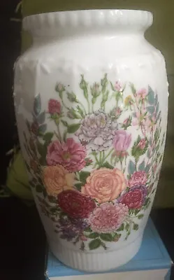 Buy Aynsley Rose Garden Fine Bone China Vase- 16.5cm/6.5 Inches Tall Ex Condition • 5.99£