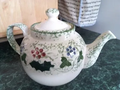 Buy Poole Pottery Teapot - 2½ Pint - Winter Vine Holly & Ivy 1996 - 1998 - RARE VGC • 25£