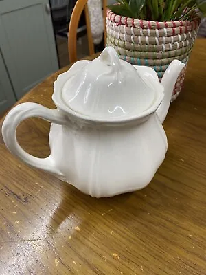Buy Wedge Wood Queens Ware Teapot • 30£