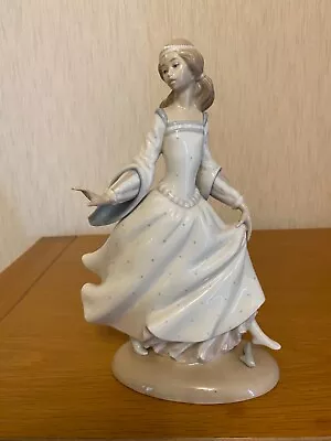 Buy Retired Lladro Figurine~ ‘Cinderella’. Cinderella Loosing Her Glass Slipper. VGC • 29.99£