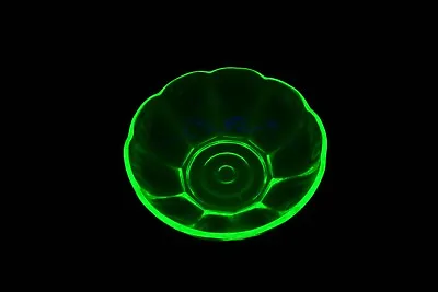 Buy A Vintage Uv Fluorescent Uranium / Vaseline Glass Small Round Shallow Bowl • 6.83£