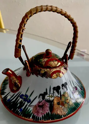 Buy Miniature Moriage Japanese Geisha Teapot Sake Water Dropper (No Handle) Signed • 94.13£