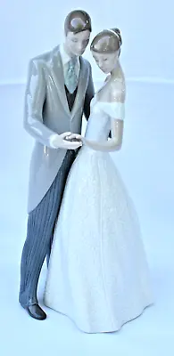 Buy Lladro -  TOGETHER FOREVER  Porcelain Figurine #8107 • 308.29£