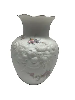 Buy Kaiser Porcelain M. Frey  Rosalie  Germany Vase 17.5 Cm Tall (M124) • 20.89£