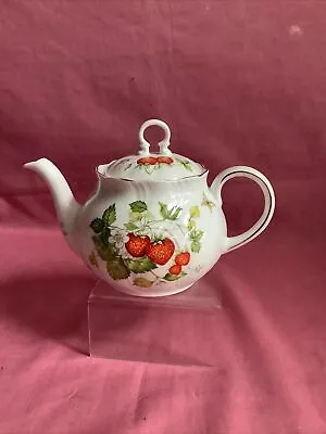 Buy Queens Virginia Strawberry 1 Pint Teapot, Perfect • 39.99£