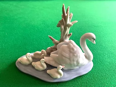 Buy Lladro Retired Figurine Swan And Cygnets,Follow Me - Porcelain 5722  Daisa 1989 • 27.99£