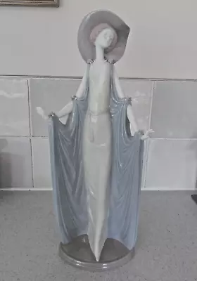 Buy Lladro Figurine 1428 - Afternoon Tea - Graceful Lady • 65£