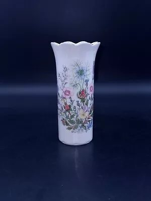 Buy Aynsley Wild Tudor Fluted Edge Gold Rim 15 Cm Mayfair Vase • 17.90£