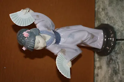 Buy Lladro Japanese Geisha Girl With Fan #4991     12  Tall • 96.05£