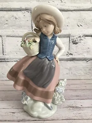Buy Lladro Girl With A Flower Basket Figurine - See Description • 9.99£