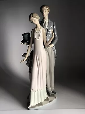Buy LLADRO High Society Figurine #1430 Couple, Man With Top Hat, Lady With Pearls • 279.21£