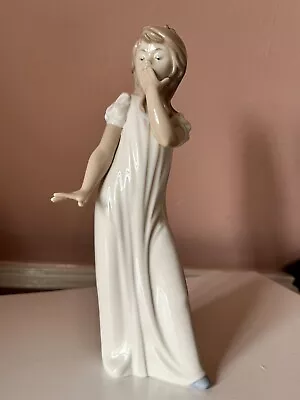 Buy NAO By LLADRO Yawning Girl In Night Dress Time For Bed Large 29 Cm Tall • 12.99£
