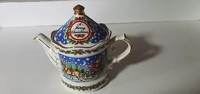 Buy Sadler Novelty Christmas Teapot • 15£