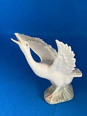 Buy Lladro “Goose Taking Flight” White Bird Figurine **Ideal Gift 🎁** • 20£