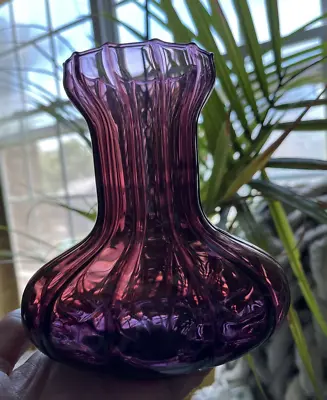 Buy Vintage Art Hand Blown Amethyst Ribbed Glass Vase 5-1/4  • 35.67£