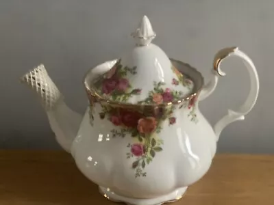 Buy Royal Albert Old Country Roses Teapot • 45£