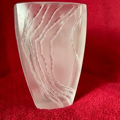 Buy Lalique  Yasna  Pattern Large Heavy Weight Vase In Clear & Frosted Glass • 595£