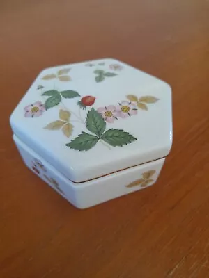 Buy Wedgewood Wild Strawberry  Design Trinket Box With Six Sides • 5£