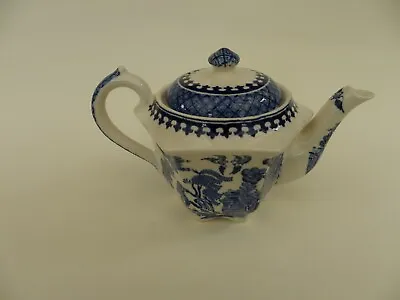 Buy Vintage Sadler Small Blue & White Teapot, Willow Pattern. • 24.99£