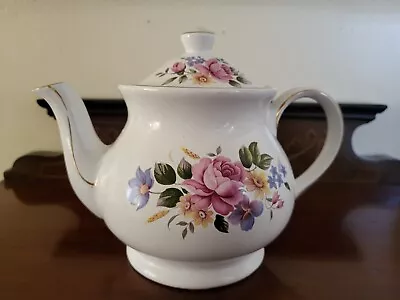 Buy Vintage Lovely Floral Sadler's Teapot • 15£
