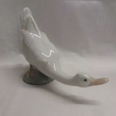 Buy Nao Lladro Swan With Scooping Neck535 (H20) • 3.99£
