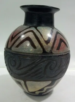 Buy Peruvian Pottery Vintage Chulucanas Dark Geometric Vase Jarron Geometrico Oscuro • 20.50£