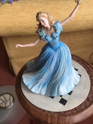 Buy Disney SHOWCASE  Figurine Cinderella DAMAGE To HAND No Box USED • 10£