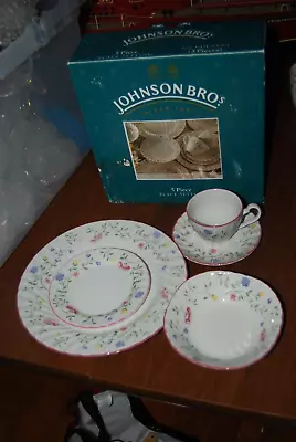 Buy Johnson Brothers Summer Chintz 5 Piece Place Setting • 28.41£
