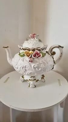 Buy Capodimonte Tea Pot • 20£