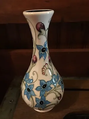 Buy Moorcroft Pottery  True Blue Vase  80/6 Nib (b) • 305.03£