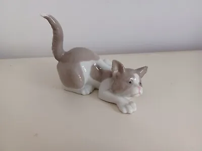 Buy LLADRO Cat Figurine Vintage  • 45£