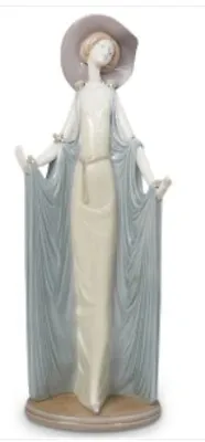 Buy Lladro Large Afternoon Tea Lady  36cm Tall Excellent Condition  • 115£