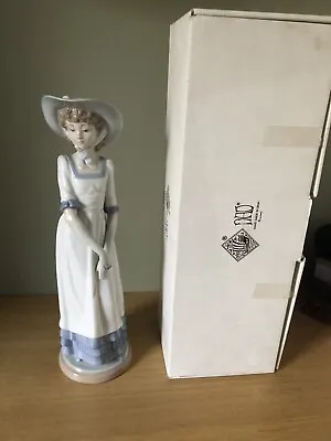 Buy ELEGANT NAO LADY  Figurine Pamela 01021 Made In Spain By Lladro - 13 Inches • 17.99£