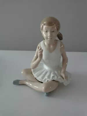 Buy Vintage Rare Porcelain Nao By Lladro Ballerinas Figure - Attentive Ballet Girl • 24.99£