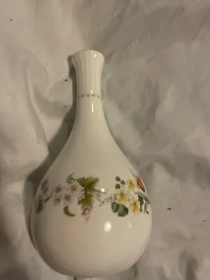 Buy Wedgewood Mirabelle Bone China Bud Vase • 4.99£