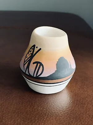 Buy Navajo Small Vase - Monument Valley Skyline (Produced By Navajo Craftsman) • 6£
