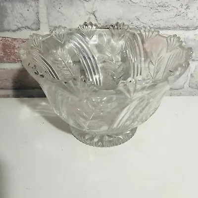 Buy Beautiful Vintage Detailed Cut Glass Flared Top Decorative Bowl  • 14.99£