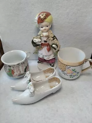 Buy Odd Lot Of Japanese Ceramics -  Cups, Arab And Shoes • 8£