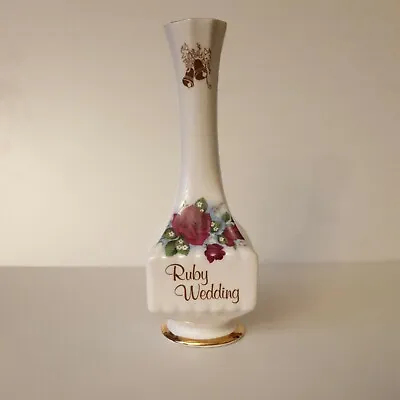 Buy Tara Bud Vase Gilded  Ruby Wedding Chamberlain Fine Bone China  • 5£