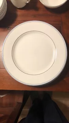 Buy Royal Doulton Dinner  Plates    ‘Lincoln’ Design.  Fine Bone China. Ex Condition • 9£