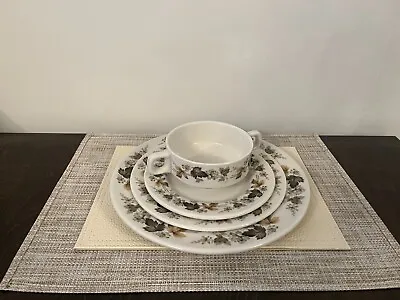 Buy Royal Doulton Dinner Service Set X6. Fine Hotel China. Made In England.  • 60£