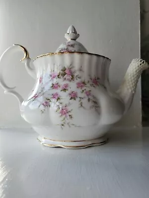 Buy Royal Albert Paragon Victoriana Rose Large Tea Pot (2 Pint) • 42£